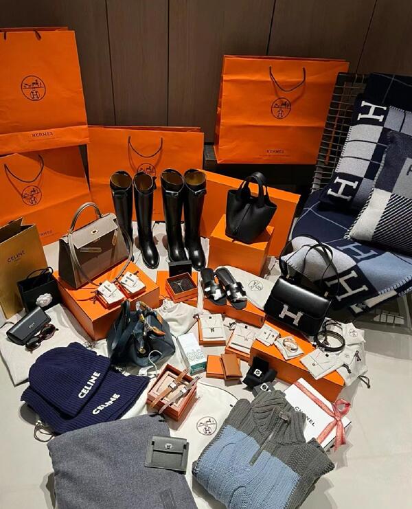 盐湖区回收奢侈品鞋服.jpg